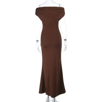 Robe élégante épaules dénudées plissée coupe moulante