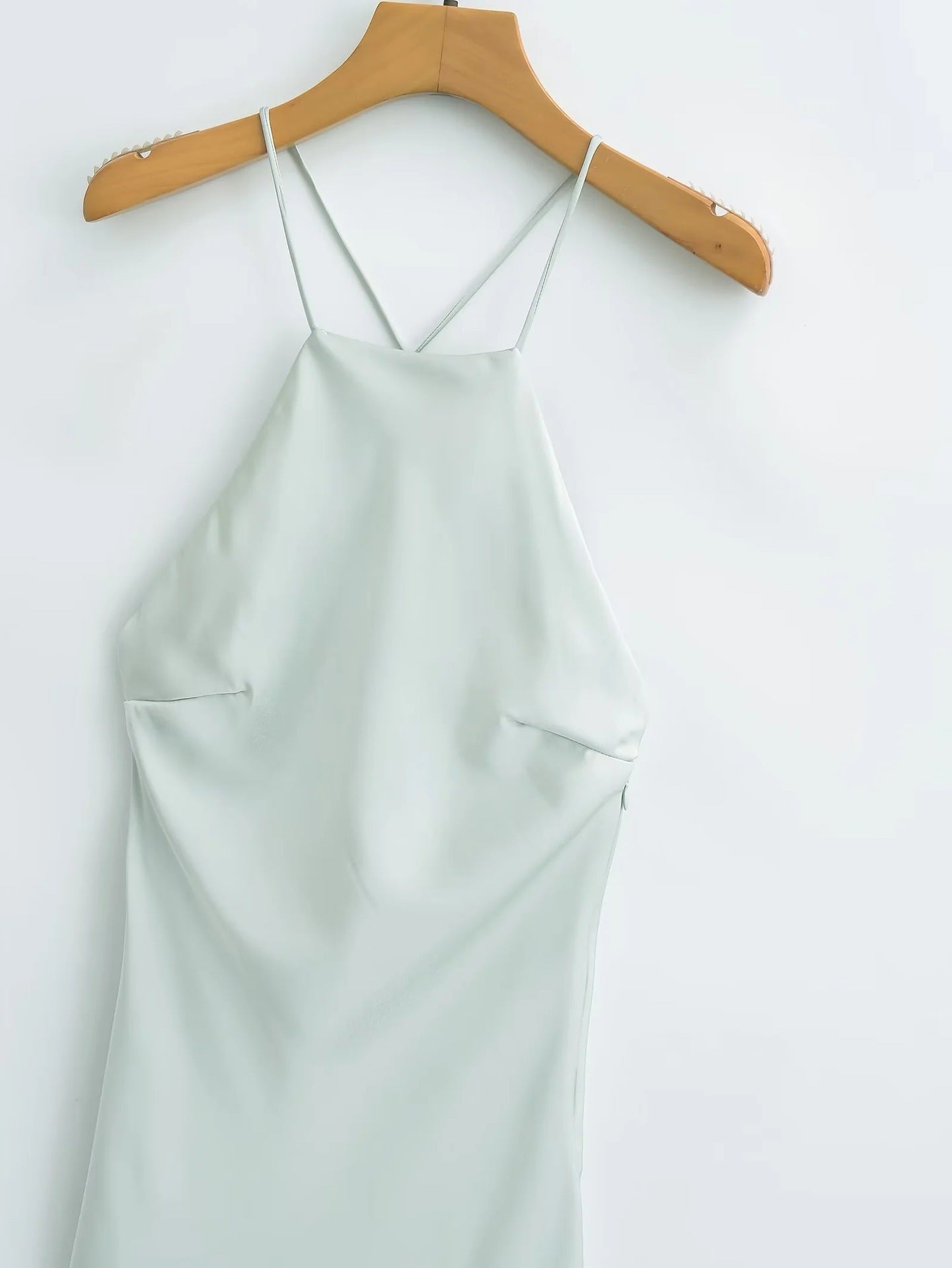 Robe chic en satin à bretelles – Style occidental